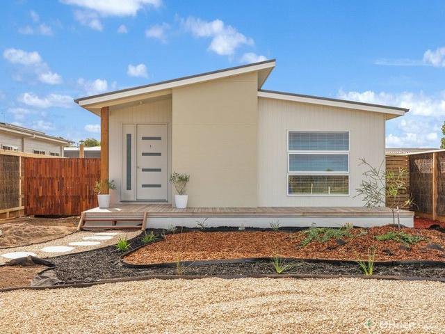 7 Lomandra  Drive, VIC 3996