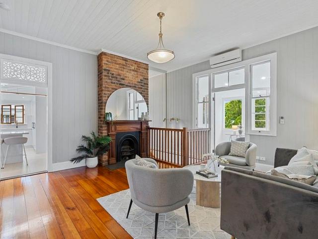 14 Junction Terrace, QLD 4103