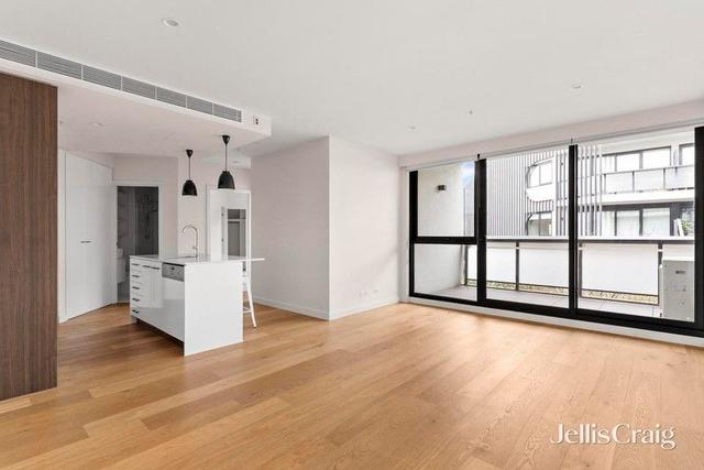 111/21 Glass Street, VIC 3040