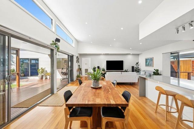 18 Redwood Place, VIC 3226