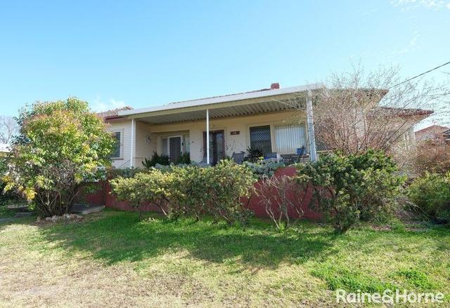 33 Lang Street, NSW 2360