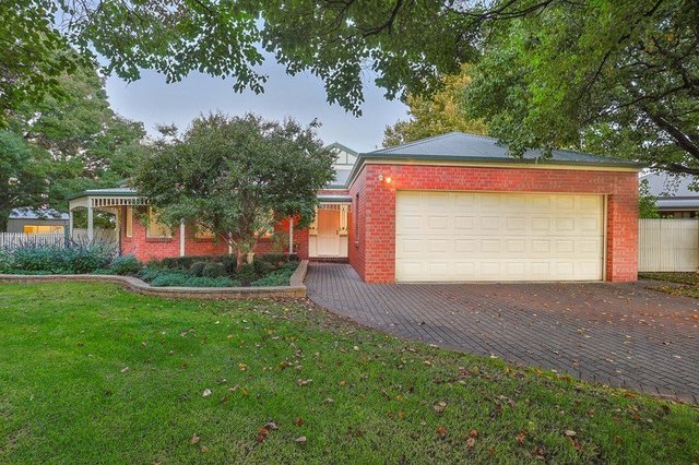 2 Colonial Court, VIC 3498