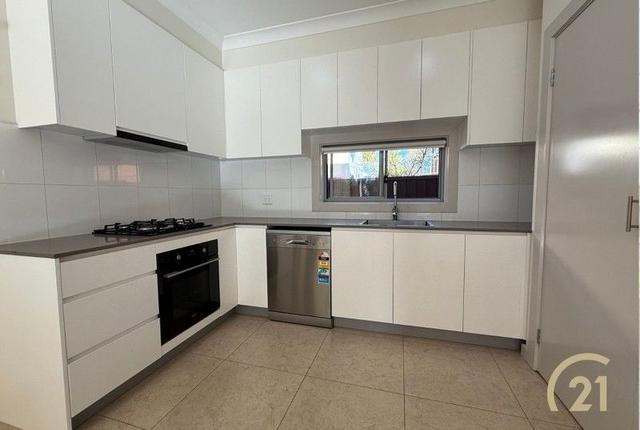 2/19 O'Connell Street, NSW 2164