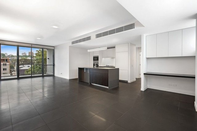 33/68 Sir John Young Crescent, NSW 2011