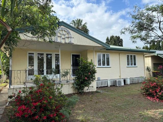 24 Earl Street, QLD 4870