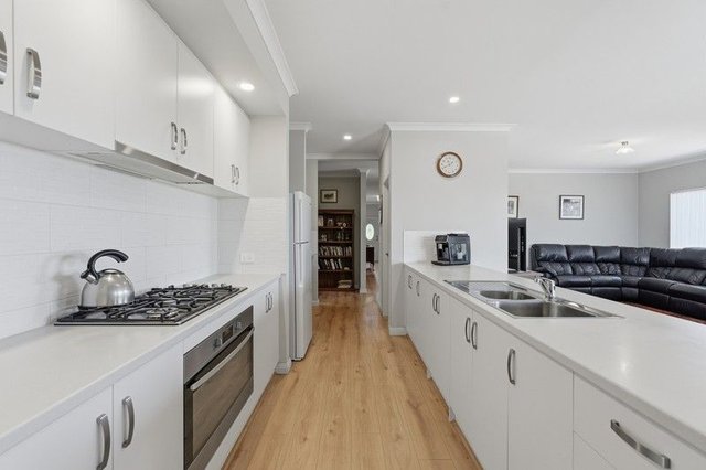 10 Skye Lane, WA 6255