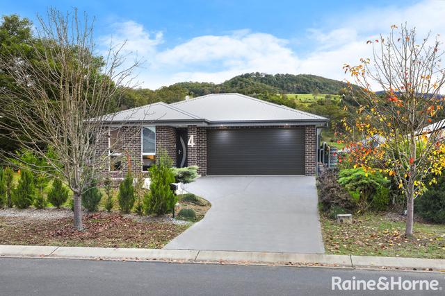 4 Bowlers Close, NSW 2577