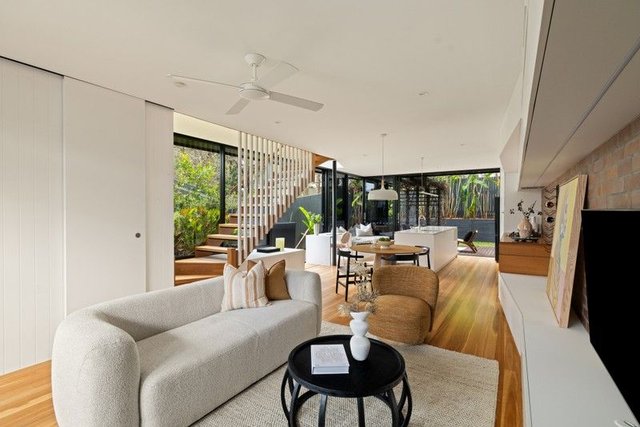 1/12 Longfellow Street, QLD 4170