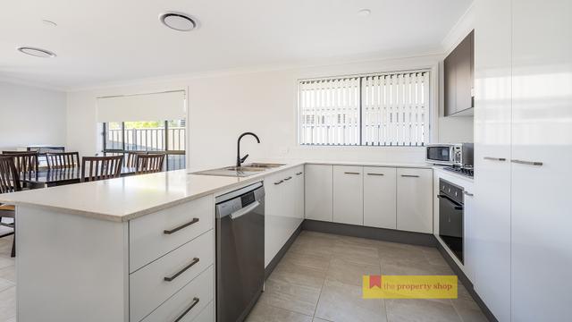 14 Davis Crescent, NSW 2850