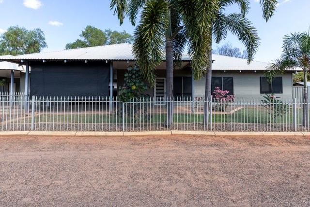 11 Ghost Gum Street, WA 6743