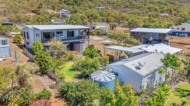 9 Roseric Crescent, QLD 4800