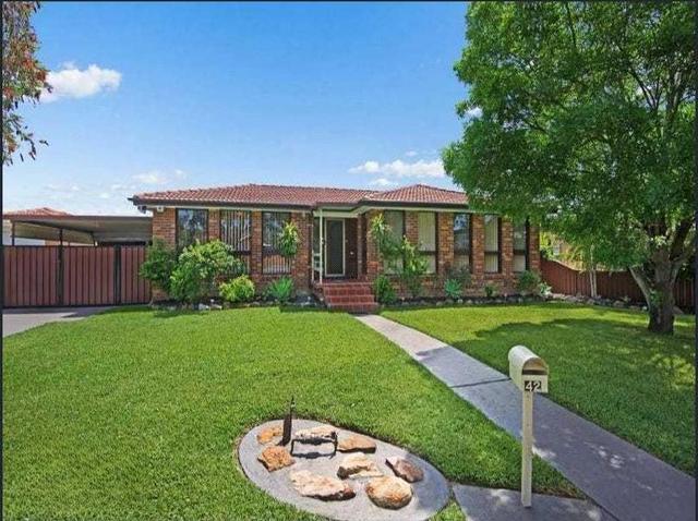 42 Tallagandra Drive, NSW 2763