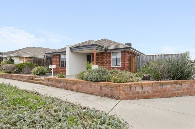 7 Tickner Parade, WA 6069