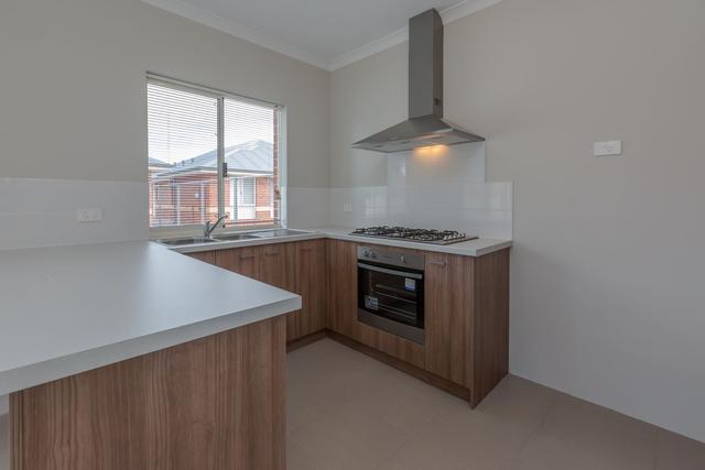 2/7A Bromley Street, WA 6107