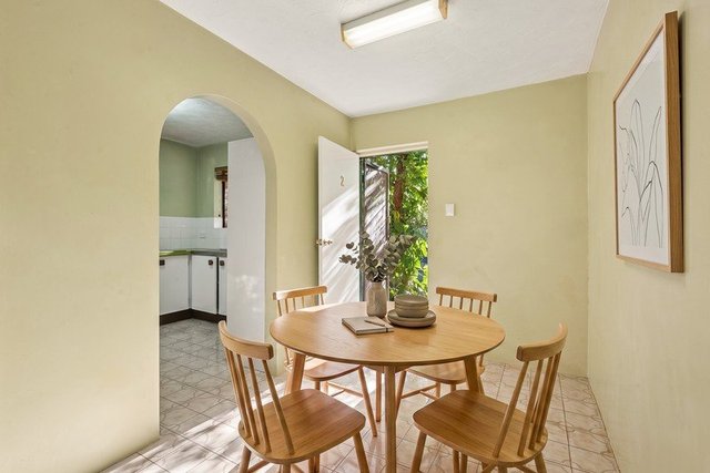2/4 Lemnos Street, QLD 4059