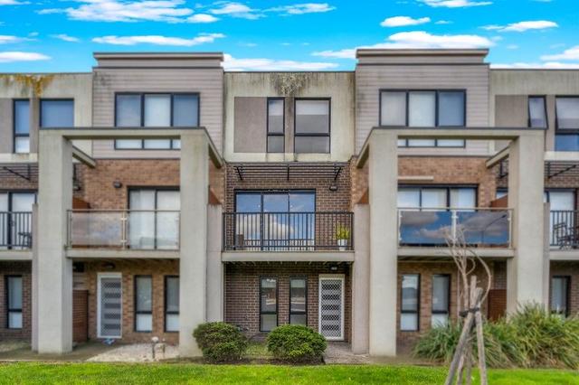 24/8 Moresby Court, VIC 3064