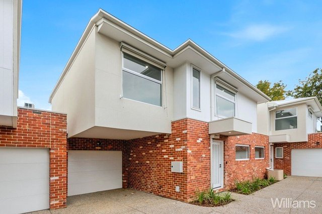 2/15 Eames Avenue, VIC 3012