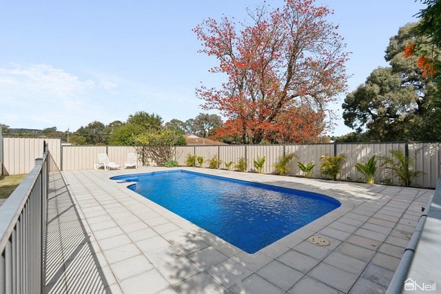 10 Wakehurst Place, WA 6111