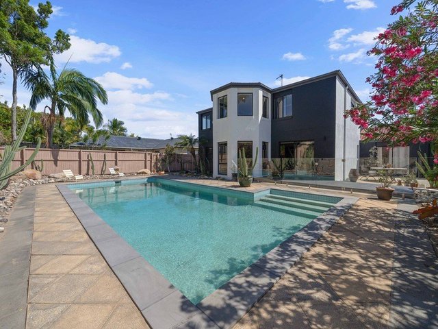 16 Islander Court, QLD 4220