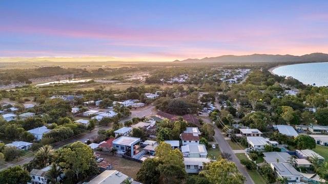 6 Fry Street, QLD 4810