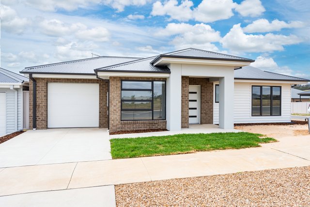 14 Stobie Crescent, VIC 3691