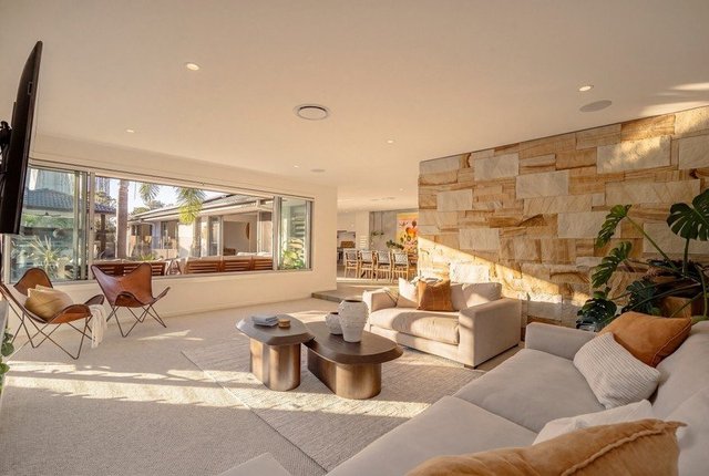 2 Eagle Avenue, QLD 4220