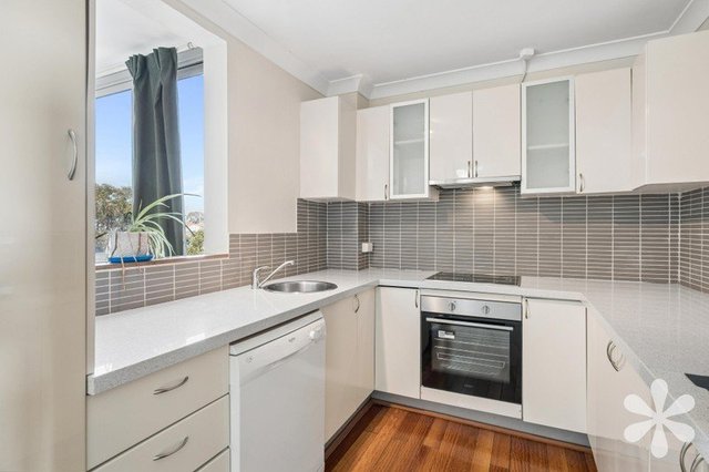 24/169 Railway Parade, WA 6050