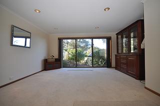 Lounge Room (2013-08-12)