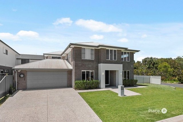 8 Menas Court, QLD 4159