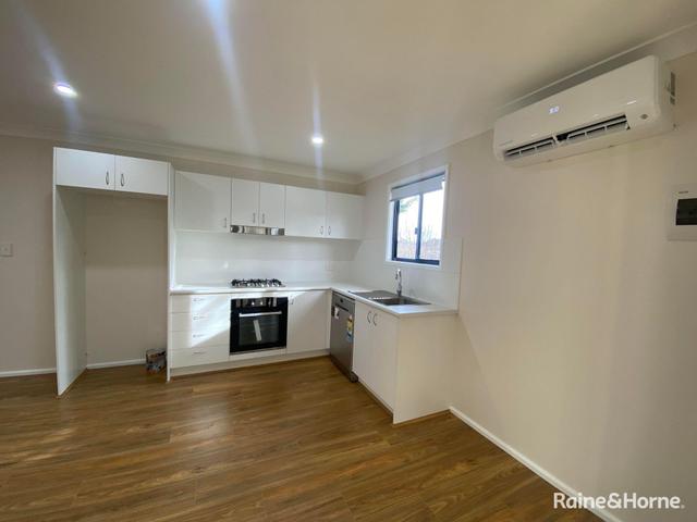 2/6 Barber St, NSW 2580