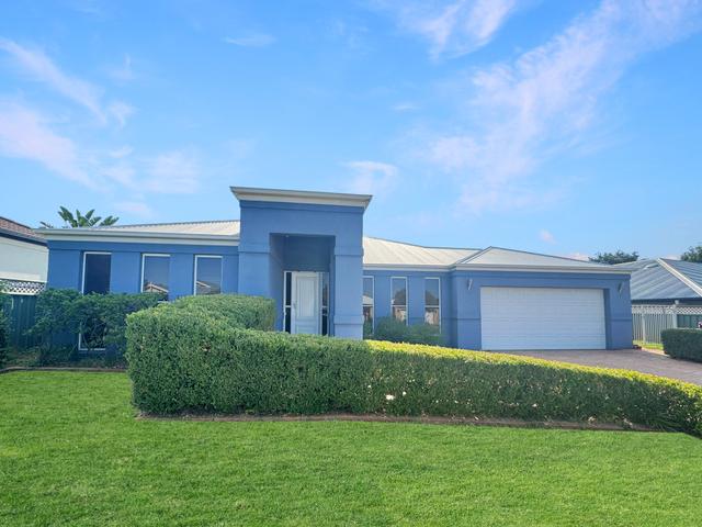 9 Robina Crescent, NSW 2830