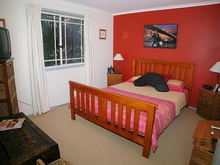 Bed 1 (2004-08-04)