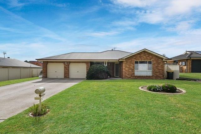 24 Roxburgh Drive, NSW 2795