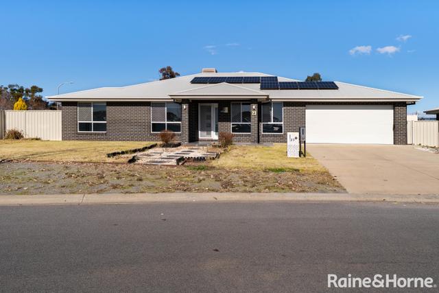 23 Wade Street, NSW 2650