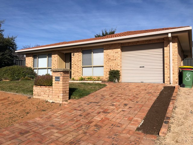 8 Birch Way, NSW 2619