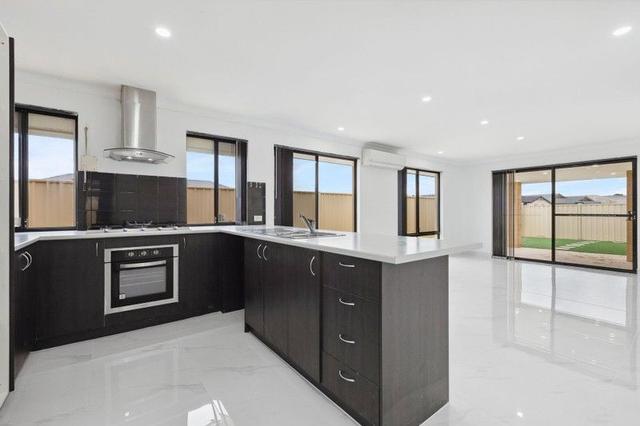 126 Badgerup Avenue, WA 6180