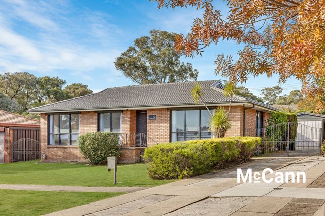73 Sternberg Crescent, ACT 2903
