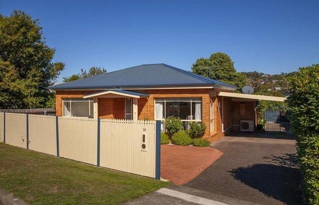 18 Wells Parade, TAS 7052
