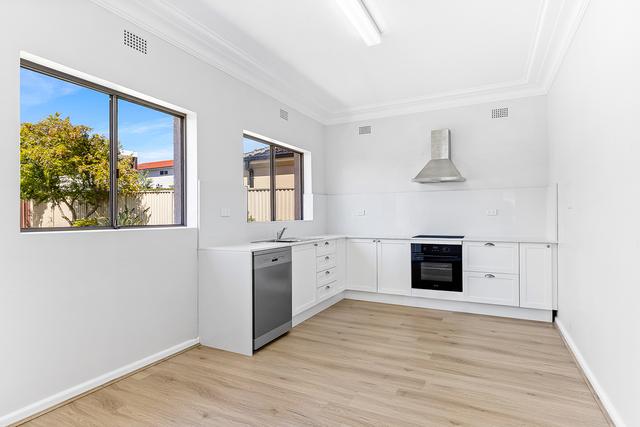 2/10 Hillview Street, NSW 2219