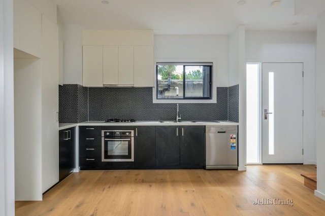 4/4 McComas Street, VIC 3073