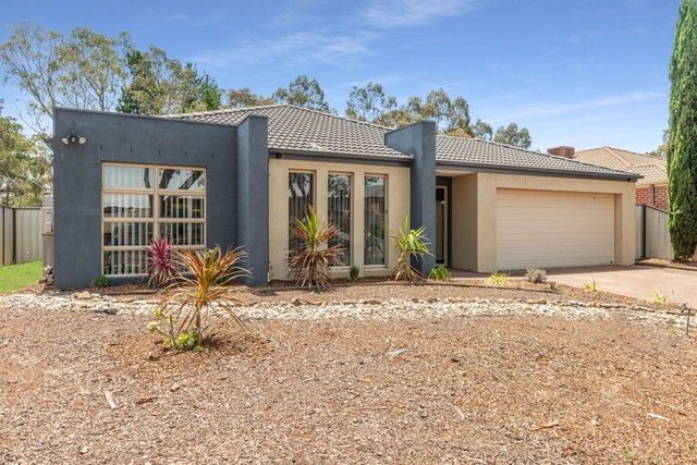 24 Chloe Drive, VIC 3658