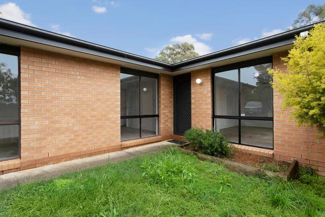 2 Weekes Close, ACT 2905