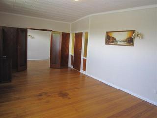 Living Room (2011-02-08)