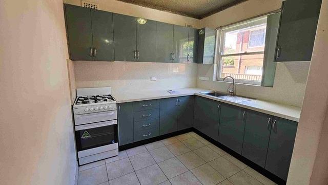 2/19 McKern St, NSW 2194