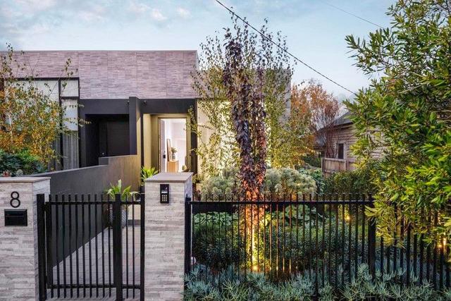 8 Ngarveno Street, VIC 3039
