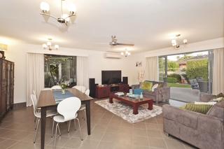 Living Room (2012-11-09)