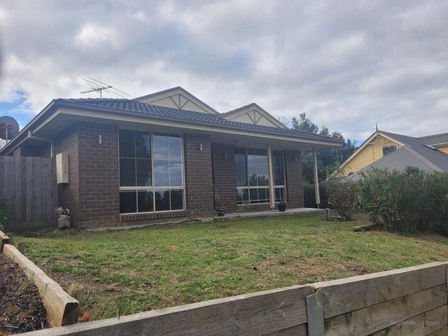 18 Ash Crescent, VIC 3810