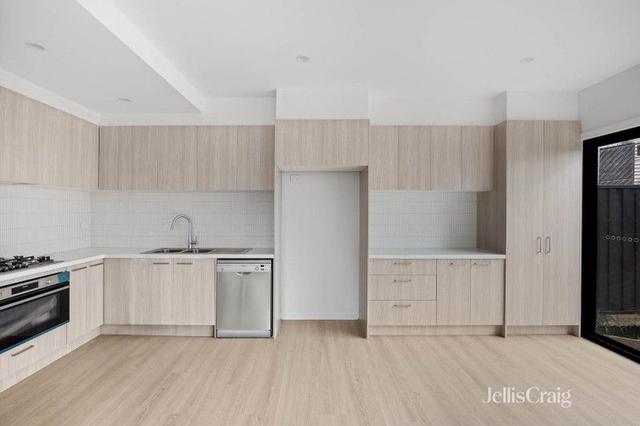 1/8 Strong Street, VIC 3015