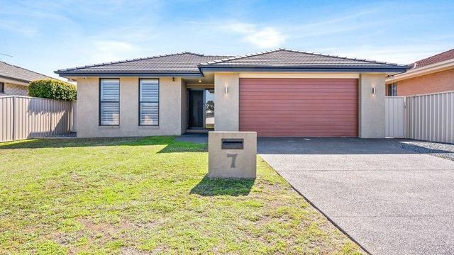 7 Correa Close, NSW 2428