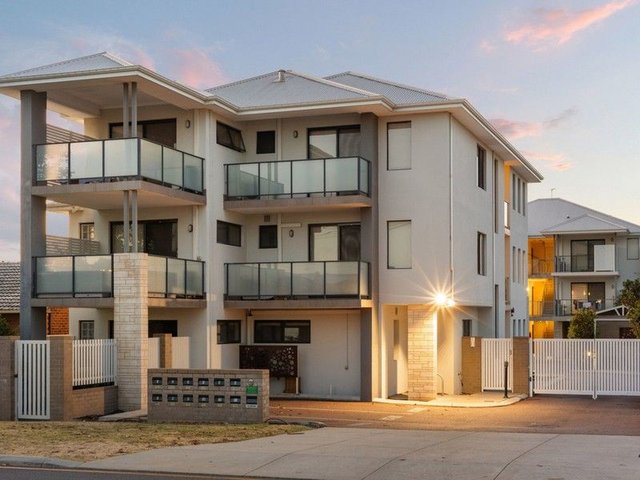 4/3 Beverley Road, WA 6105